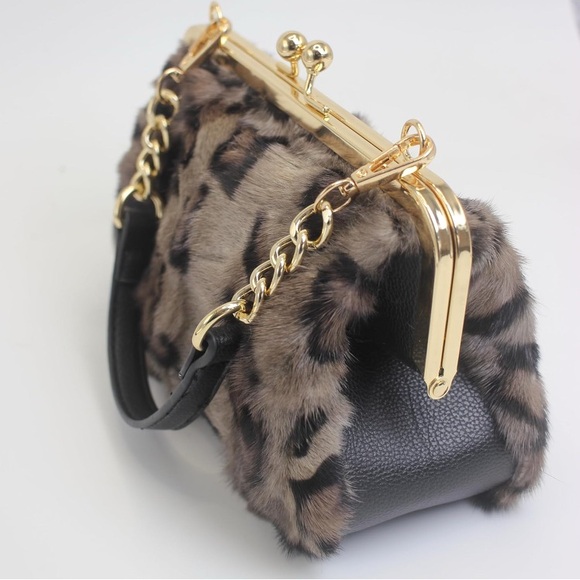 Leopard Print Genuine Mink Fur KISS-lock Handbag with Gold Chain - Picture 6 of 8